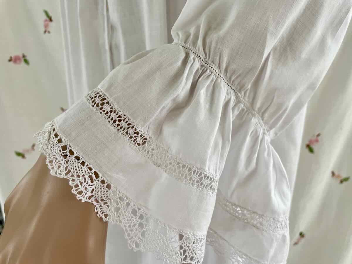 Beautiful Nightdress: Lace, Hand Embroidery On Fine Percale - Antique Linen-photo-1