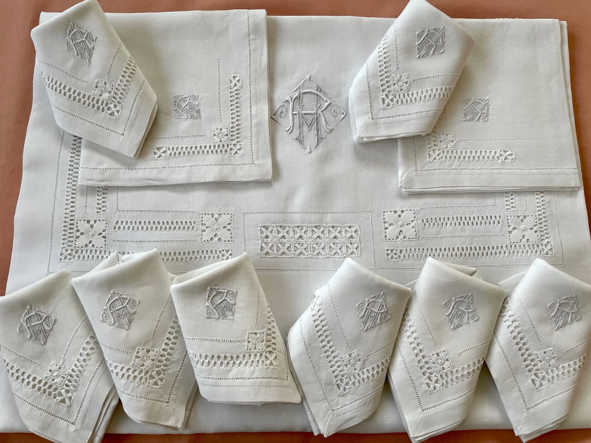 Rh Table Service In Linen Thread Fully Hand Embroidered: 1 Tablecloth + 10 Napkins - Antique Linen