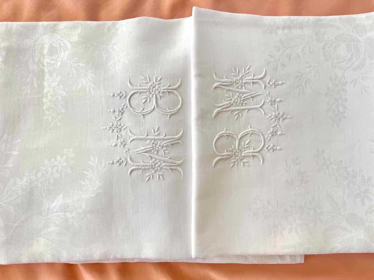 Damask Table Service In Linen Thread With Mb Monogram, Hand Embroidery. Antique Linen-photo-4