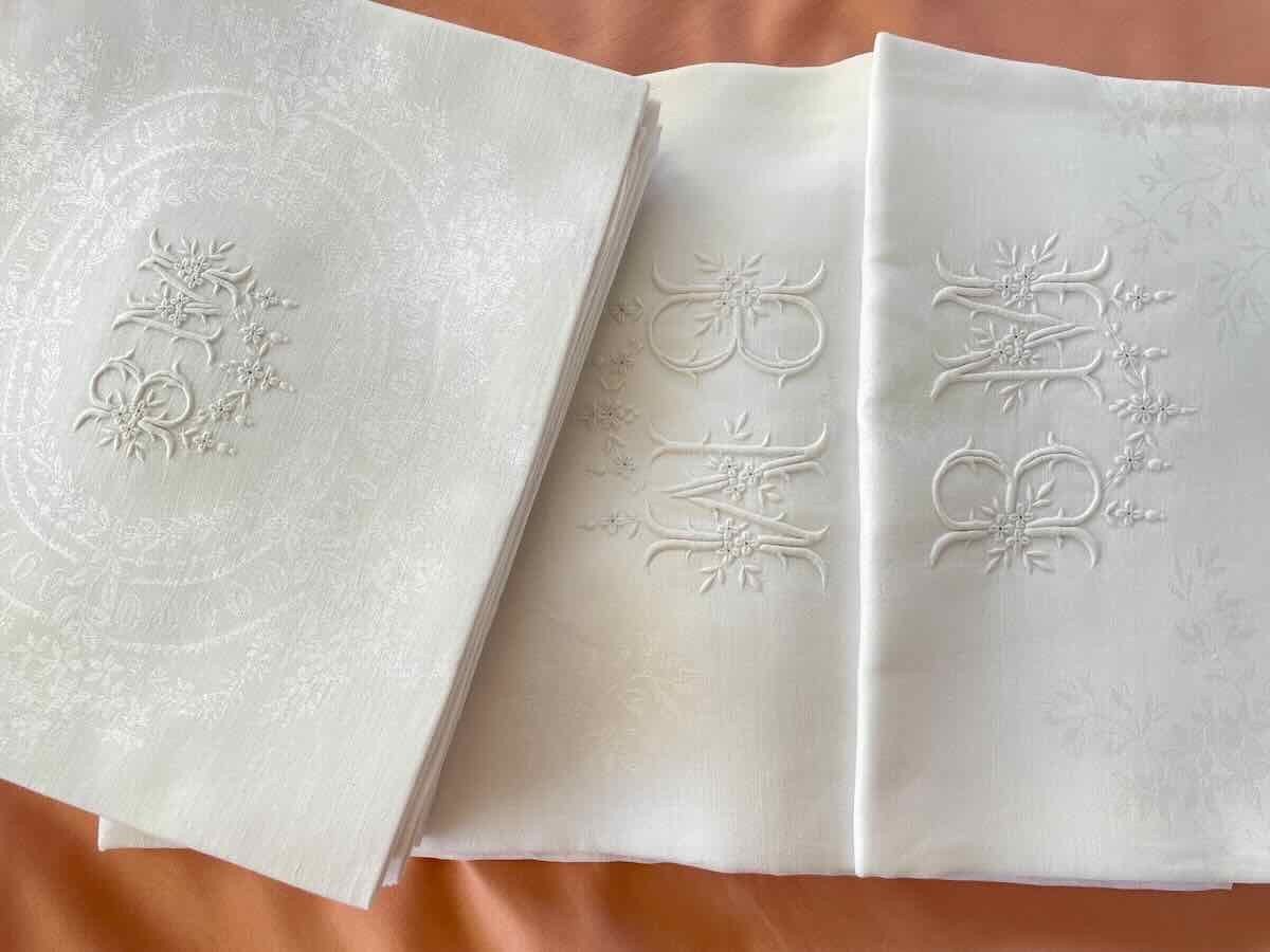 Damask Table Service In Linen Thread With Mb Monogram, Hand Embroidery. Antique Linen-photo-4