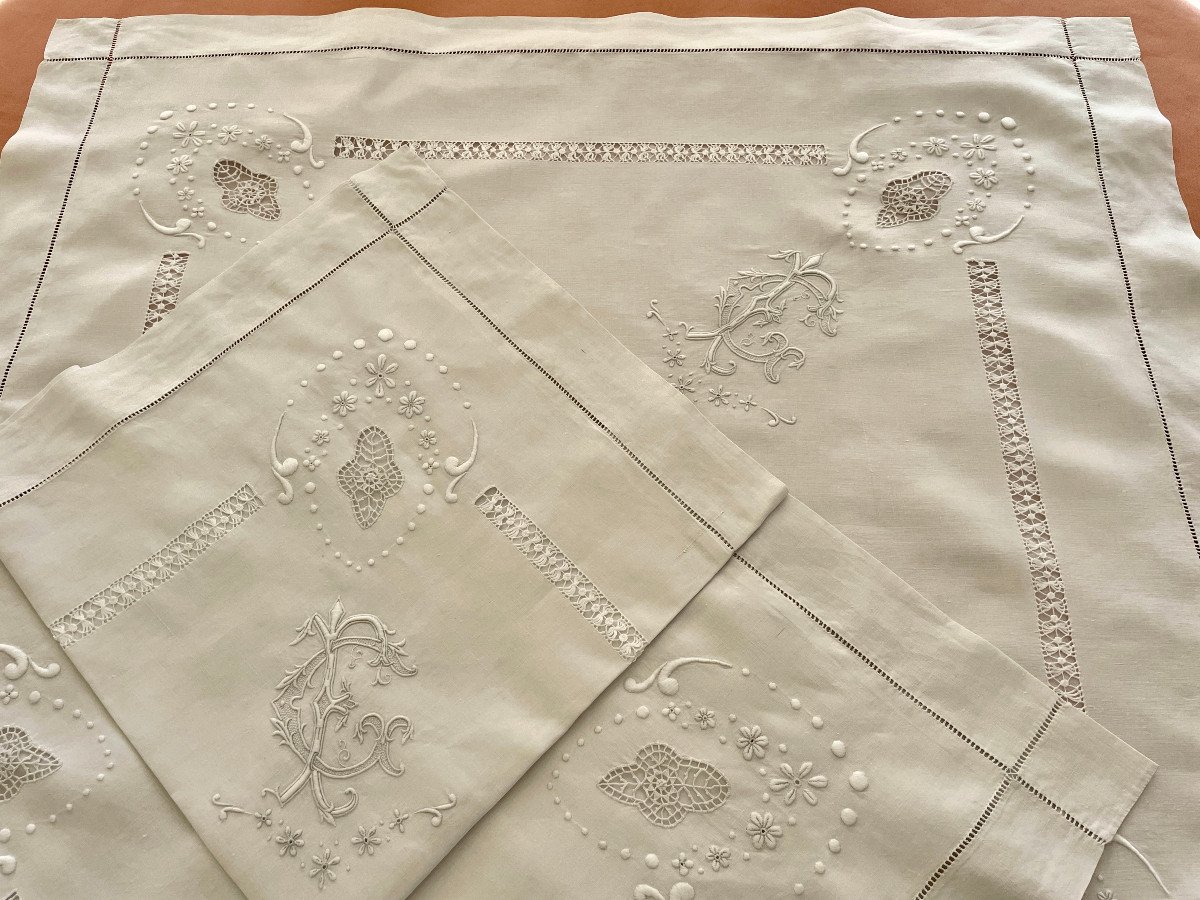 Wonderful Pair Of Pillowcases, Fine Linen With Sumptuous Embroidery And Mono Fc- Antique Linen