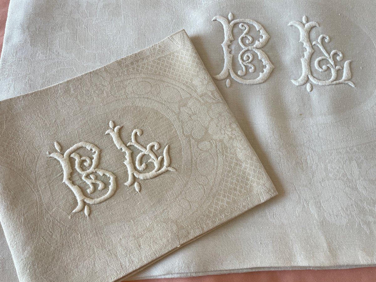 Superb Linen Damask Table Service Hand Embroidered Monogram Bl Color Bis - Antique Linen-photo-4