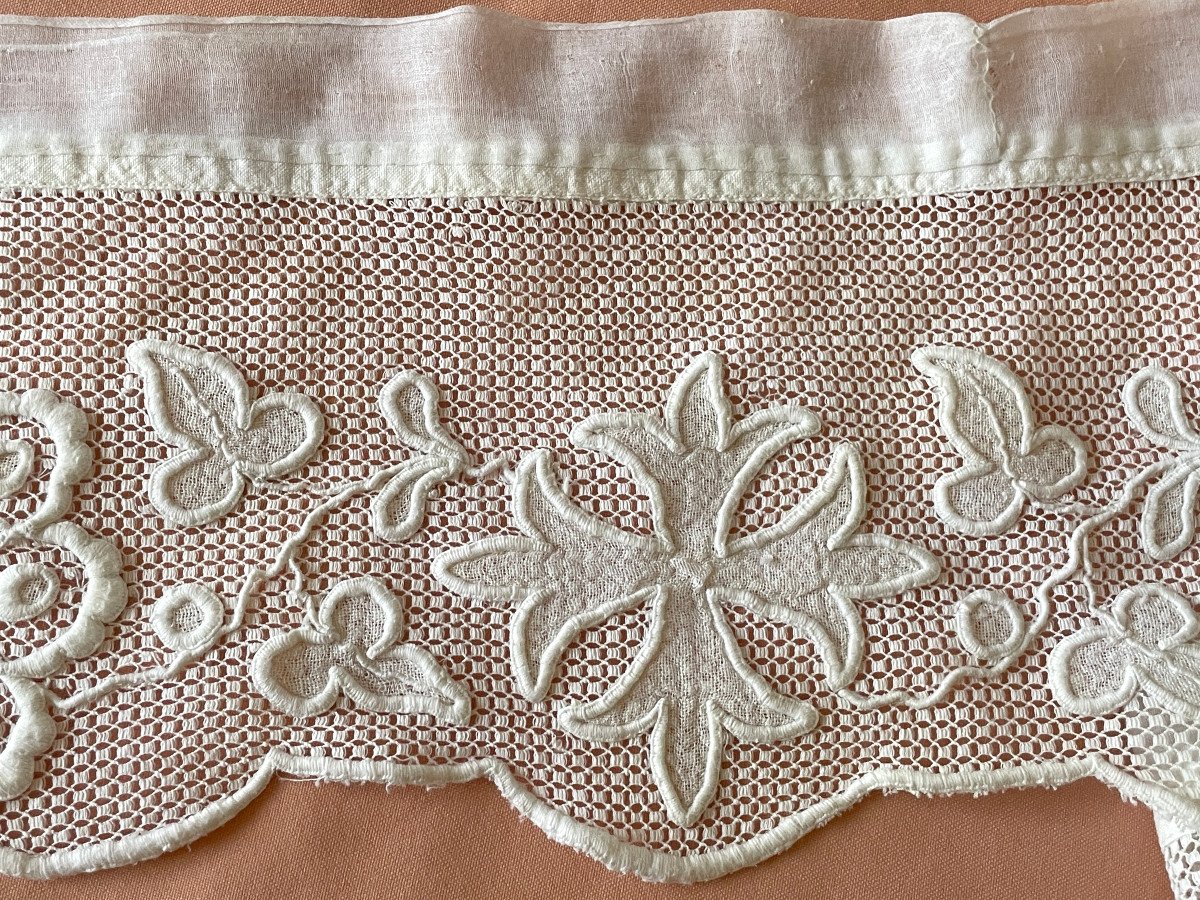 Beautiful Hand Embroidered Headband On Fine Lace With Fleur De Lys Cross And Decorative Motifs-photo-2