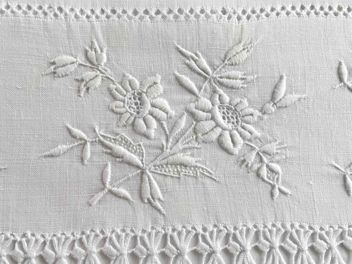 Wonderful Ms Sheet Hand Embroidered On Linen Thread With Semi-flowers - Antique Linen-photo-2