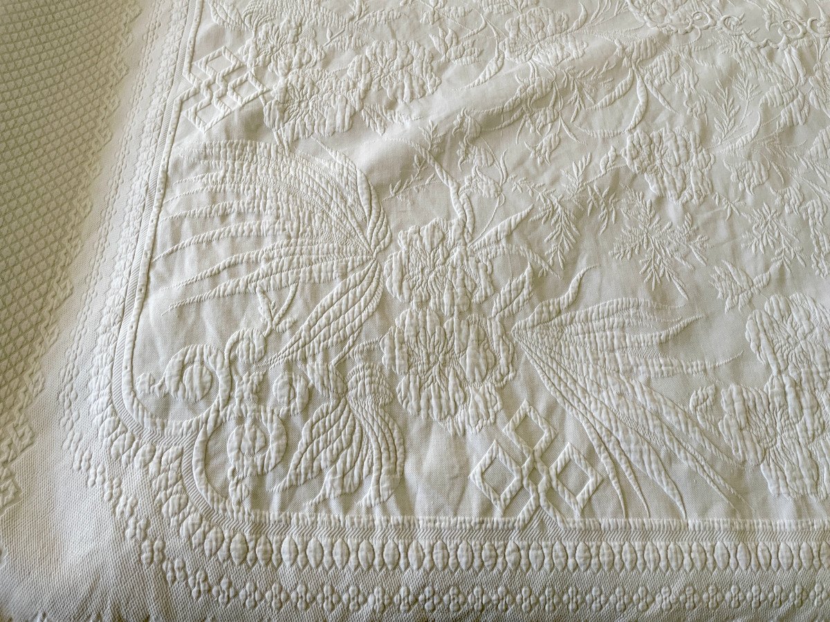 Flat Piqué Blanket With Embossed And Ch Monogram, Handmade Bobbin Lace - Antique Linen-photo-1