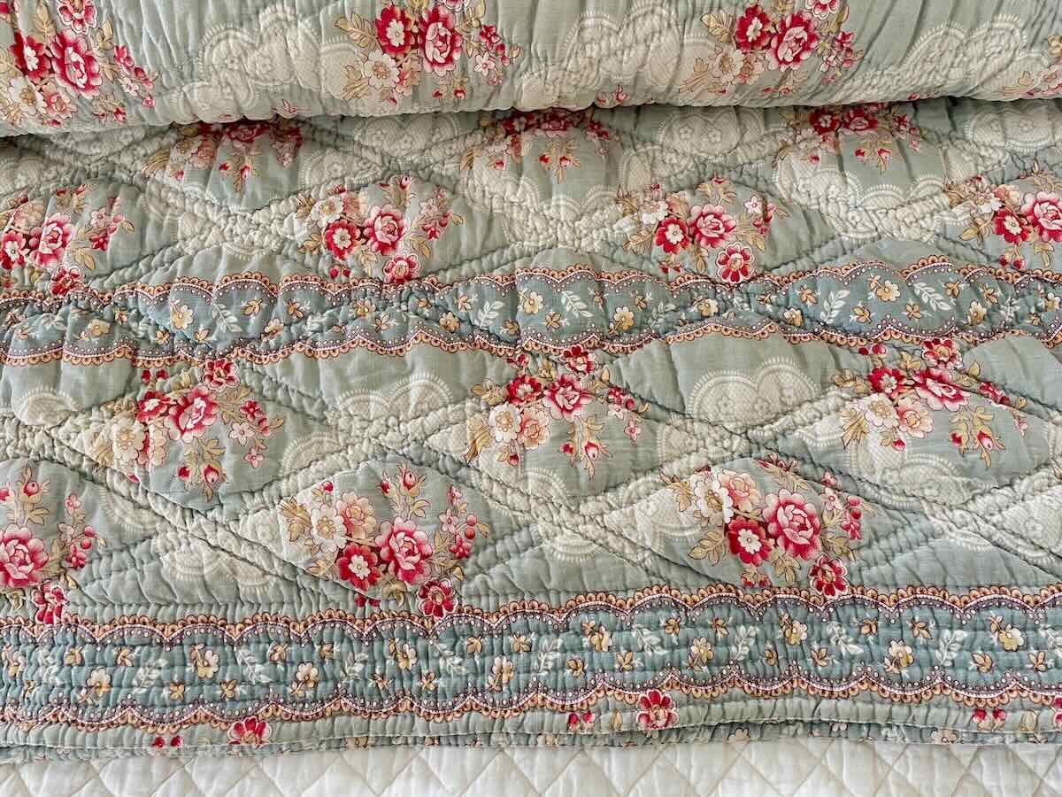 Rare Large Quilted Opening Late 19th Century: Two Sides With Floral Motifs On A Grey-blue Background-photo-2