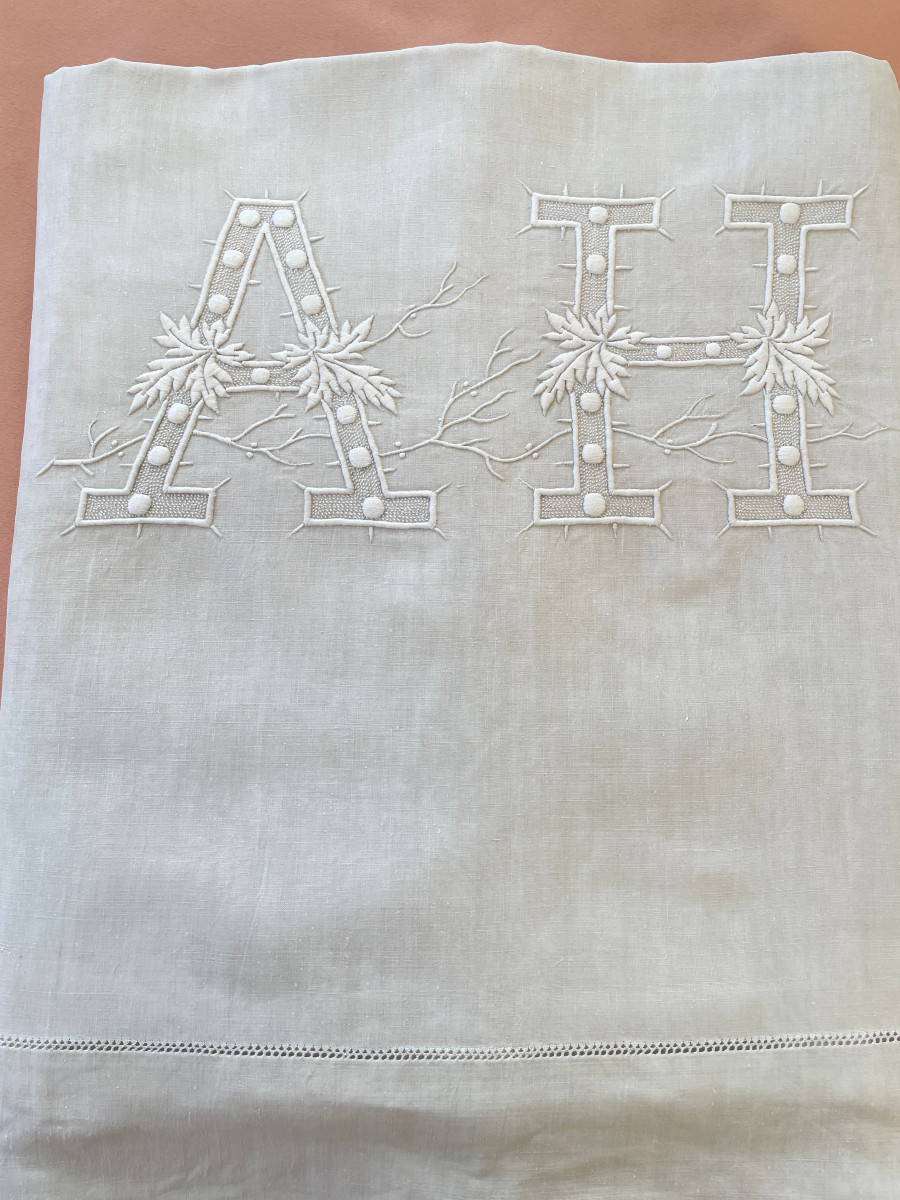 Large Linen Sheet With Hand Embroidery, Ah Monogram And Foliage - Antique Linen-photo-2