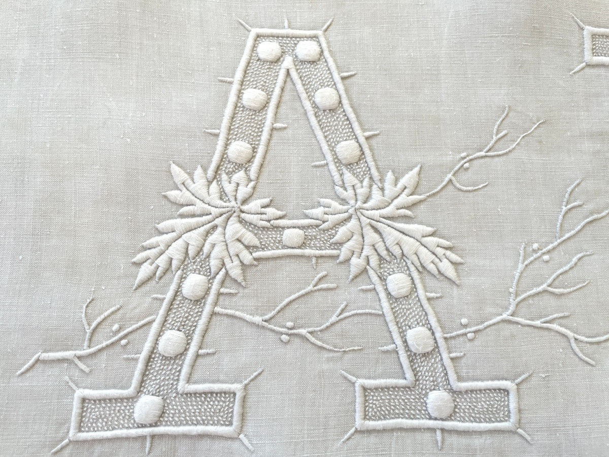 Large Linen Sheet With Hand Embroidery, Ah Monogram And Foliage - Antique Linen-photo-4