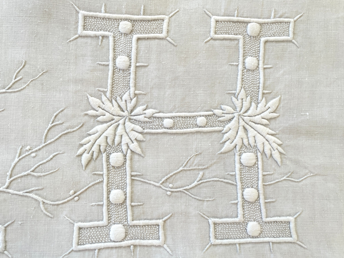 Large Linen Sheet With Hand Embroidery, Ah Monogram And Foliage - Antique Linen-photo-1