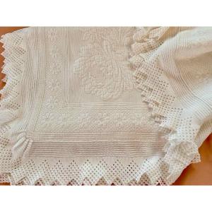 Marseille Piqué Blanket, Beautiful Relief With Needle Lace - Antique Linen