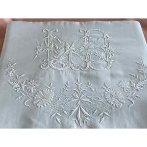 Fine Linen Sheet With Sumptuous Hand Embroidery For The Monogram Ld - Antique Linen