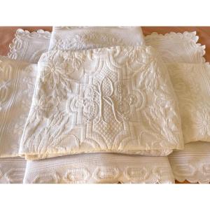 Scalloped Piqué Marseille Blanket Hand Embroidered 4 Sides With Beautiful Relief - Antique Linen