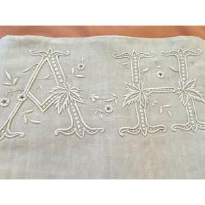 Large Linen Sheet, Hand Embroidery: Ah Monogram With Foliage - Antique Linen