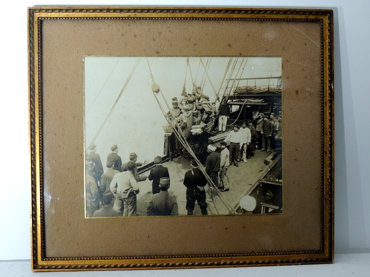 Military Photography, Loading German Prisoners On A French Ship In 1915