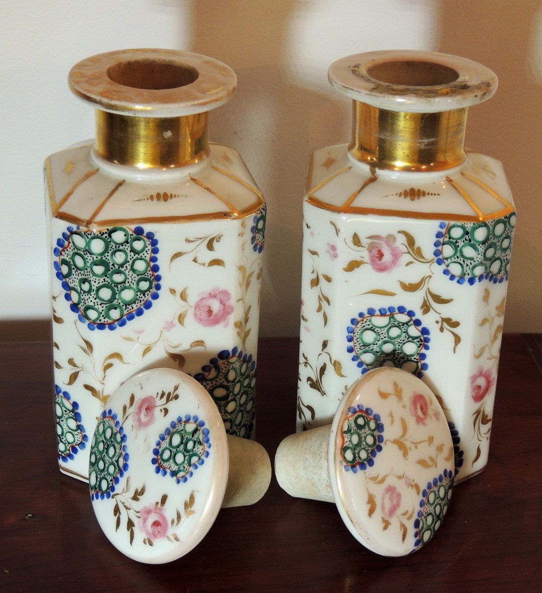 Pair Of 19th Century "old Paris" Porcelain Perfume Bottles-photo-4