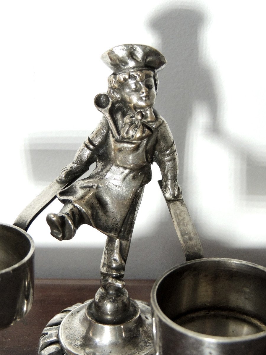 Silver Saléron, Young Cook In The Middle Of His Two Saucepans, 19th Century Tableware-photo-3