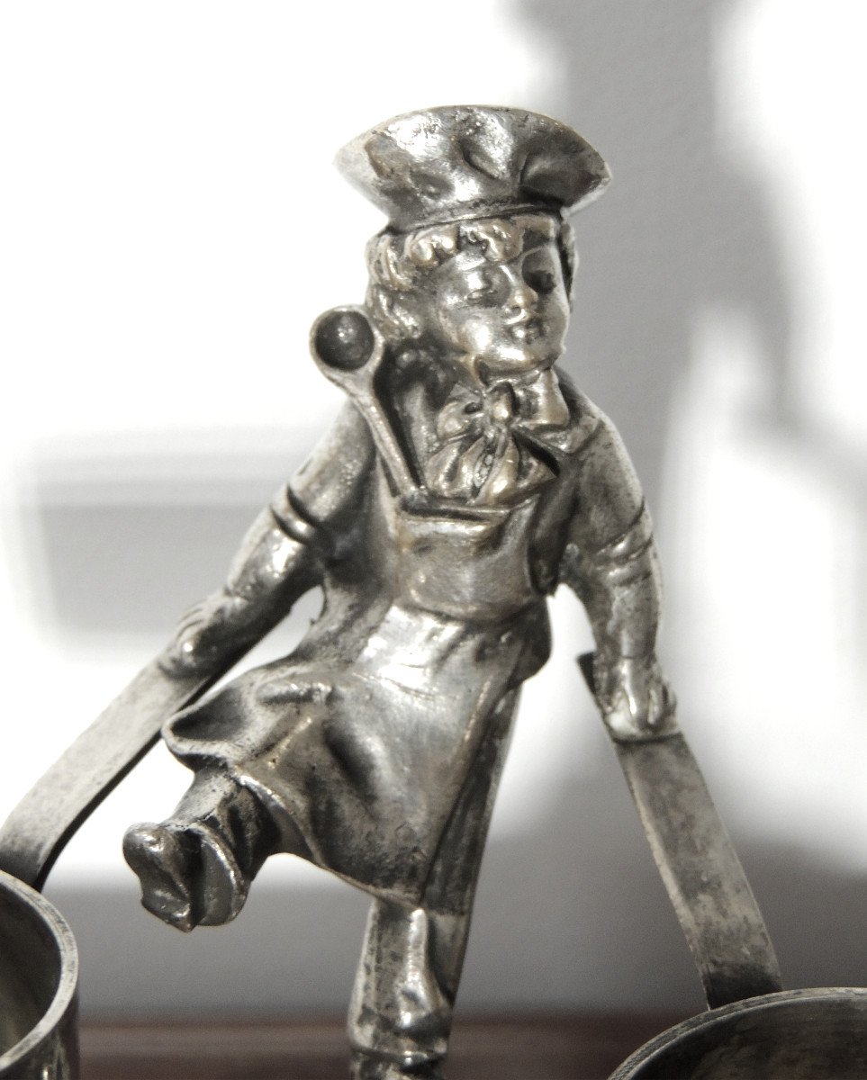 Silver Saléron, Young Cook In The Middle Of His Two Saucepans, 19th Century Tableware-photo-1