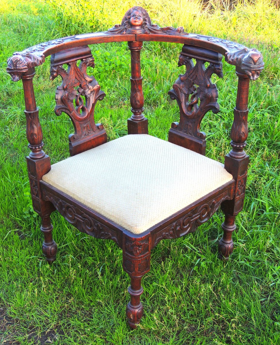 Fauteuil " Coin De Feux " , Fauteuil D 'angle Style Renaissance , Bois Sculpté ,  Du 19 ème 