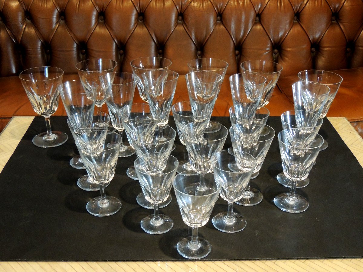 Baccarat Crystal Glasses, 25 Pieces All Signed In Perfect Condition, 20th Century Glass Service