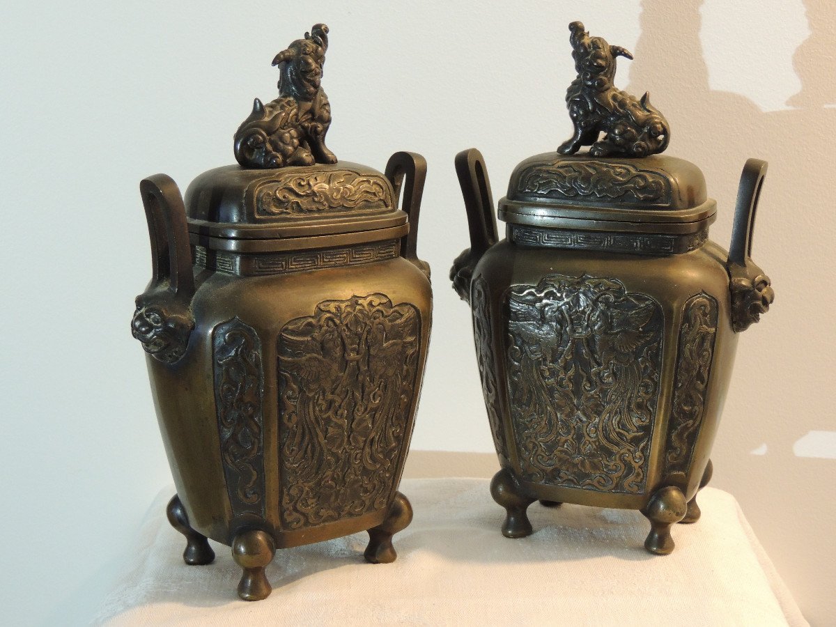 Covered Bronze Pot, Pair Of Vases Topped With Chie Fu, Chinese Dogs, From The 19th Century