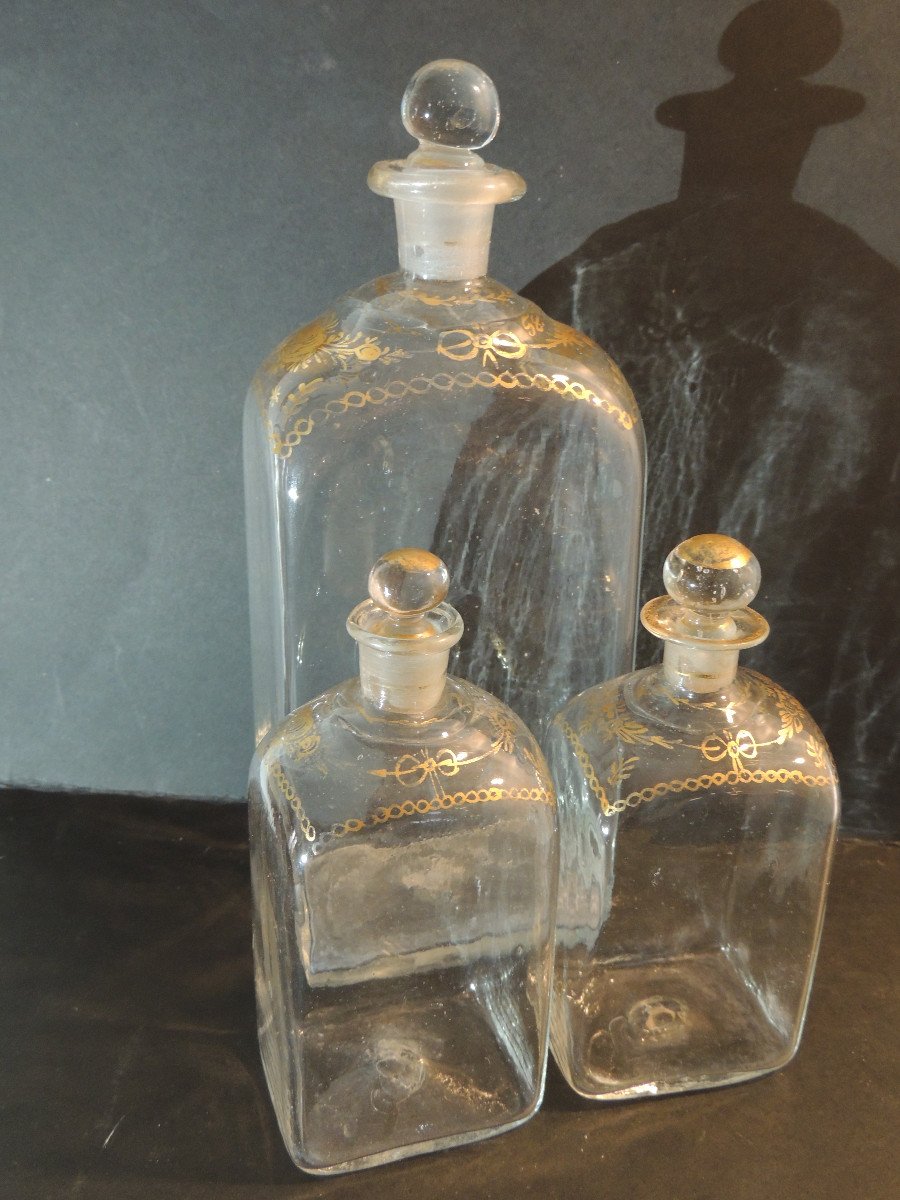 Proantic: Petite bouteille en verre soufflé à côtes, fin XVIIIe ou