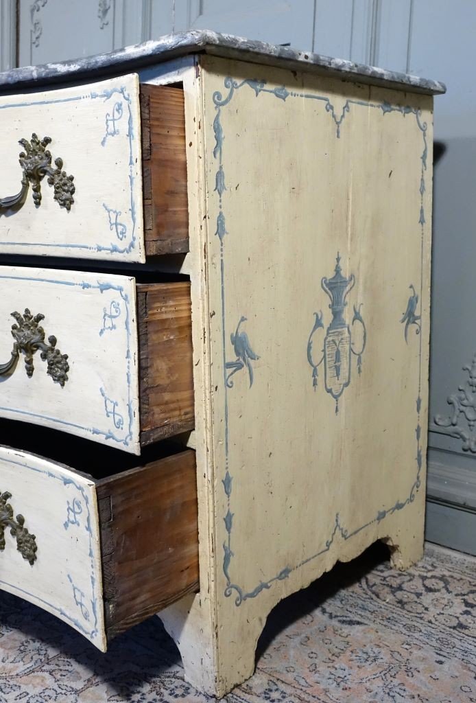 Commode galbée peinte d'époque Louis XIV / Régence. Début XVIIIème-photo-7