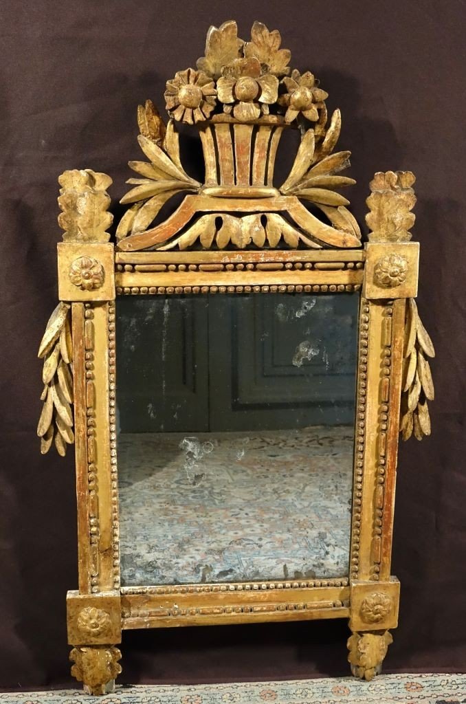 Miroir provençal à Fronton d'époque Louis XVI en bois doré