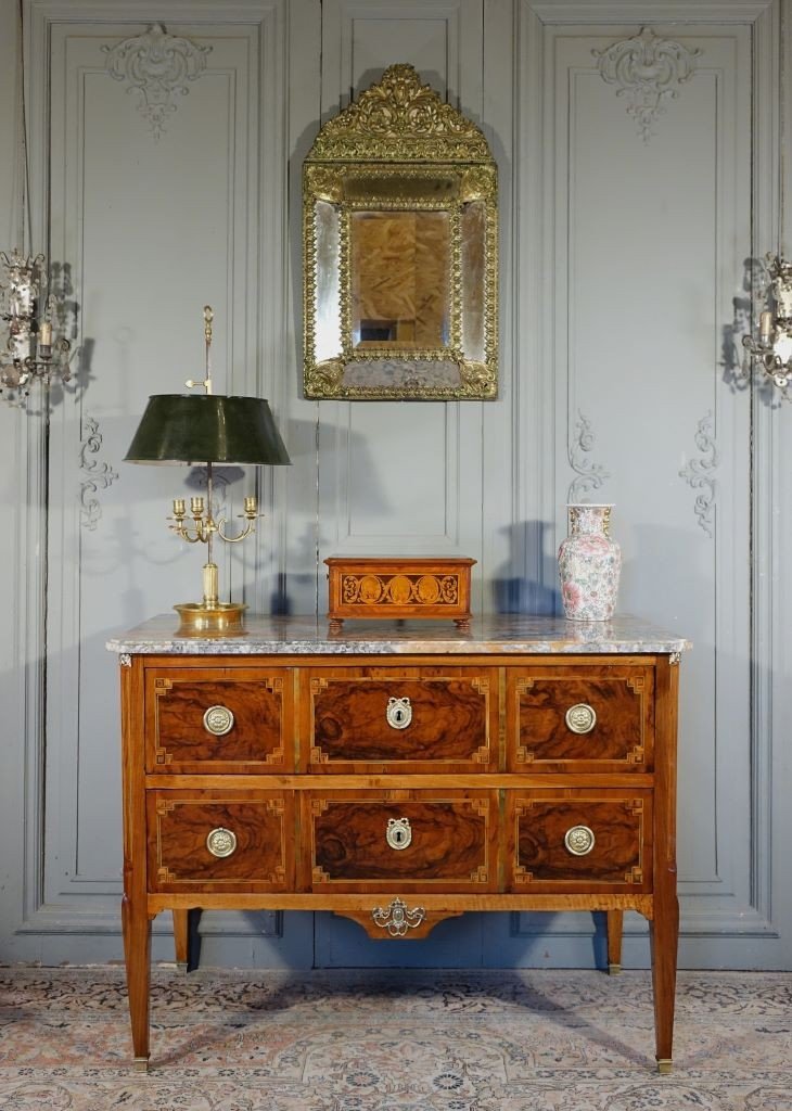 Commode Sauteuse époque Louis XVI En Marqueterie