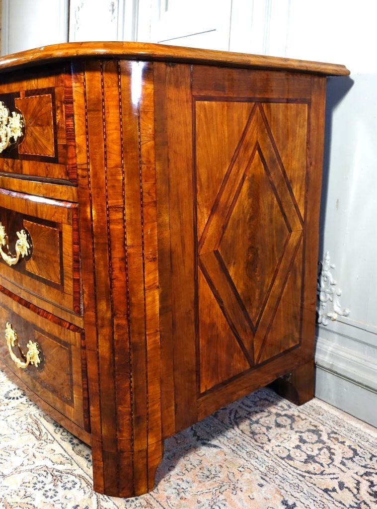 Commode grenobloise en olivier - Dauphiné époque Louis XIV début XVIIIème-photo-1