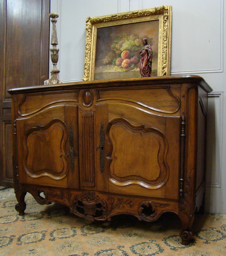 Buffet Provençal d'époque Louis XV En Noyer