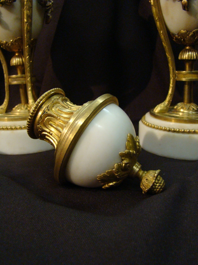 Pair Of Cassolettes In Marble And Gilt Bronze-photo-4