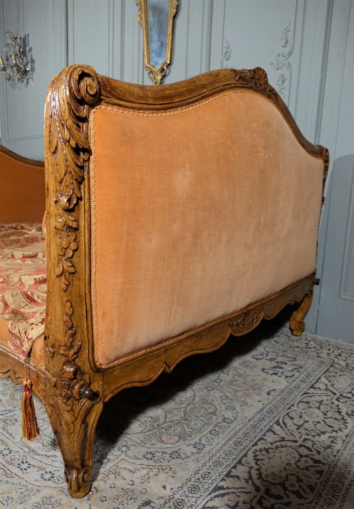 Louis XV Period Bed In Molded And Carved Walnut. Middle 18th Century.-photo-4