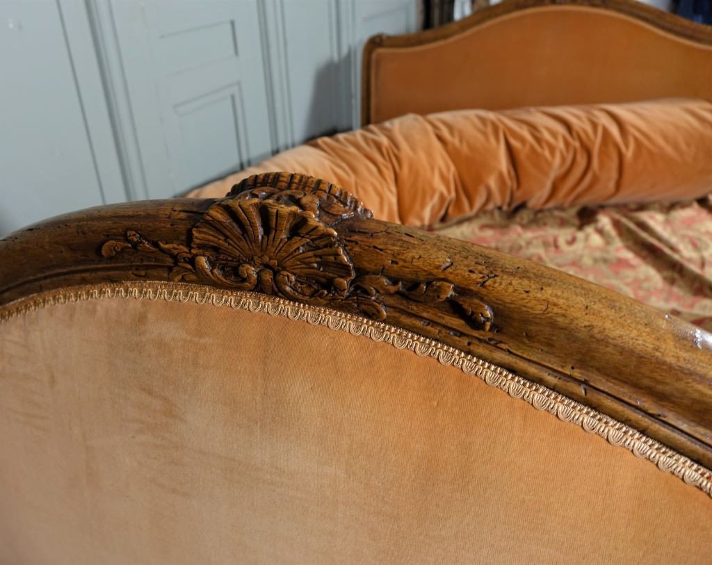 Louis XV Period Bed In Molded And Carved Walnut. Middle 18th Century.-photo-4