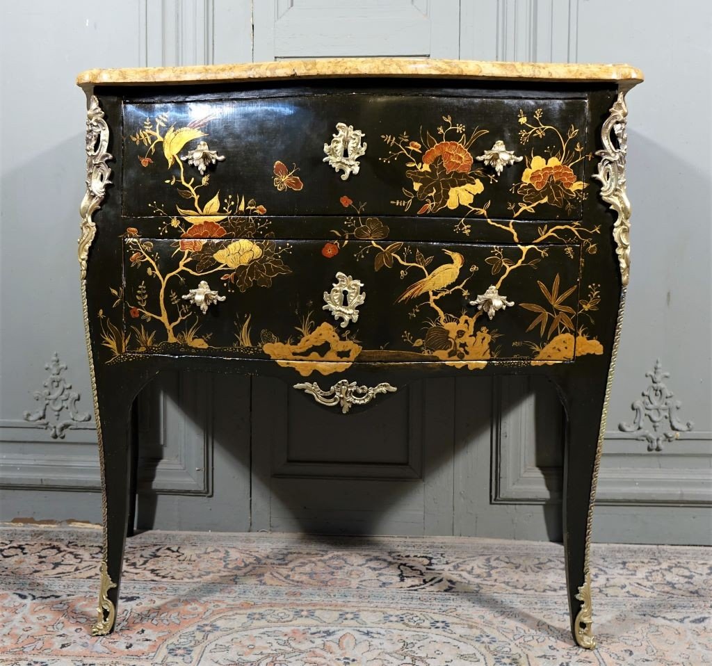 Commode Sauteuse Relaquée D’époque Louis XV  Estampillée C. Chevallier