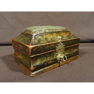 Lacquered And Gold Pin Box. Early 18th Century