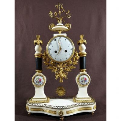 Pendule d'époque Louis XVI. Fin XVIIIème.