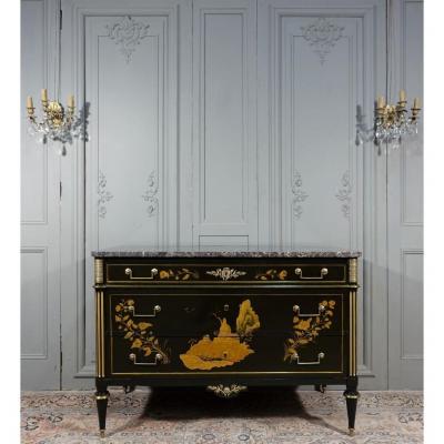 Louis XVI Period Commode Lacquered With Japanese Motifs