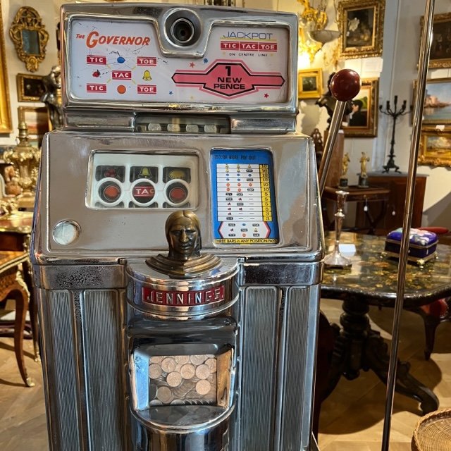 American Slot Machine From The 1950s-photo-2