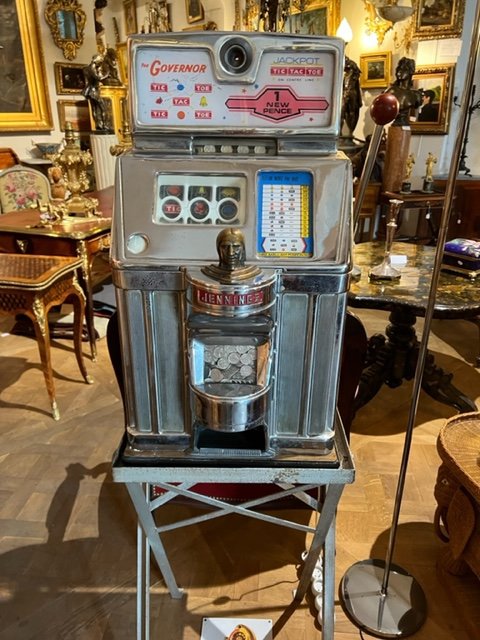 American Slot Machine From The 1950s-photo-1