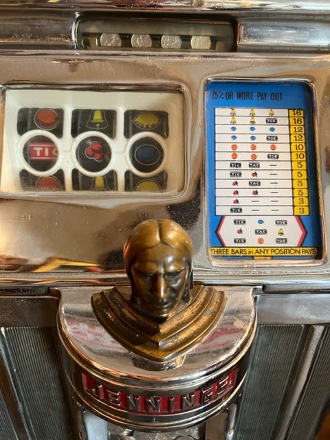 American Slot Machine From The 1950s-photo-4