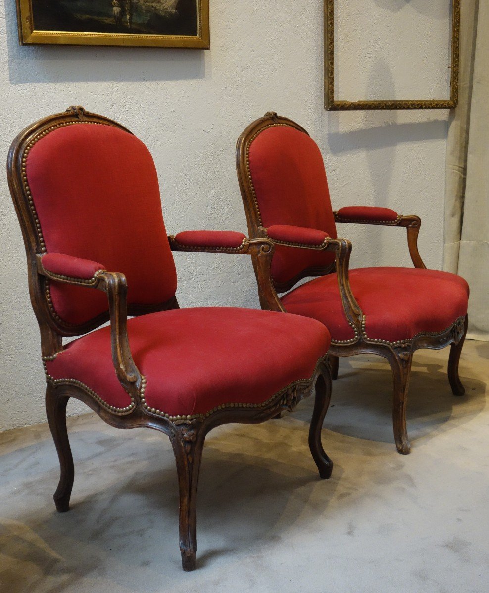 Deux Fauteuils dossier à La Reine, faisant Paire, d'époque Louis XV.-photo-2