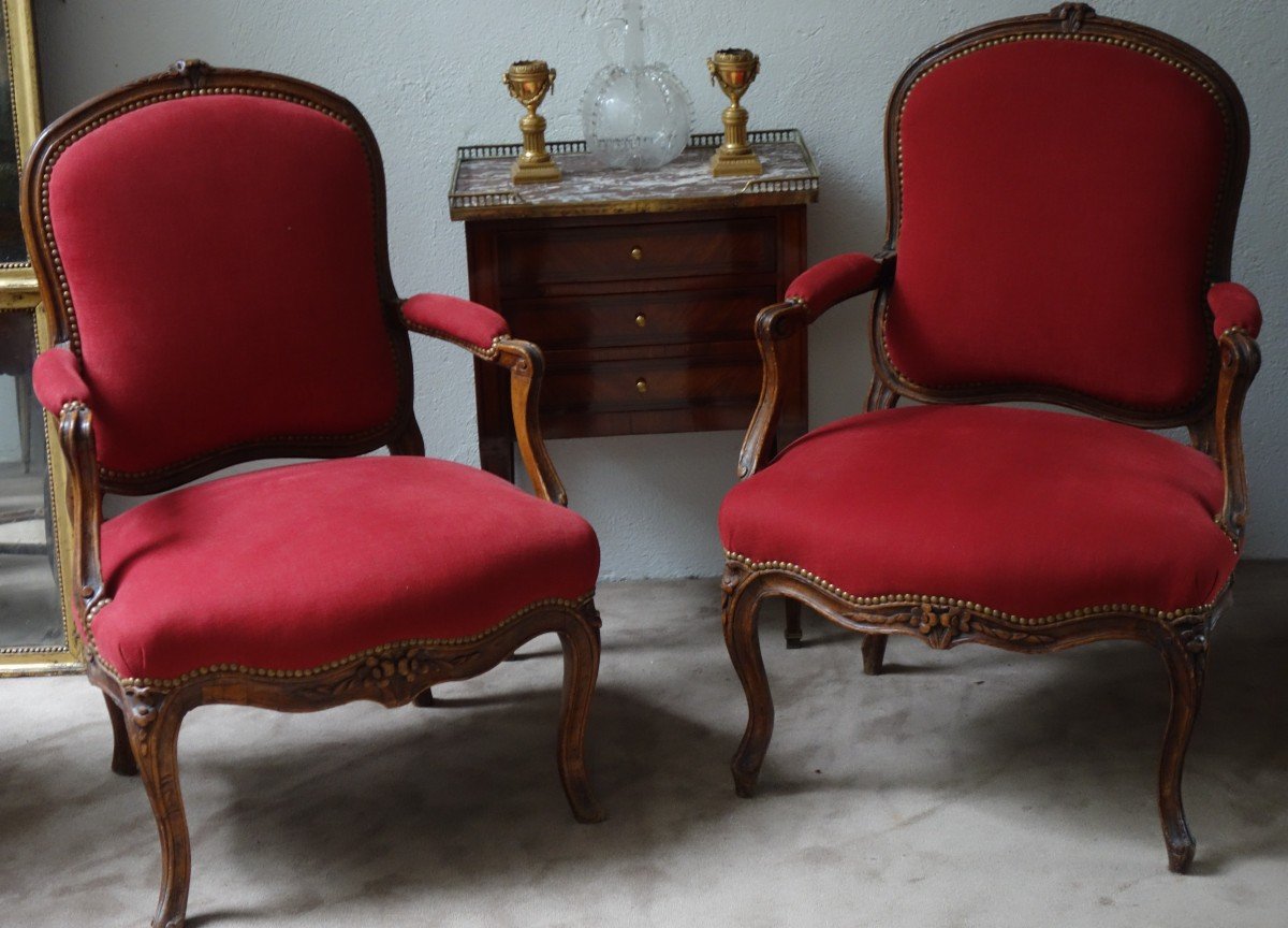 Deux Fauteuils dossier à La Reine, faisant Paire, d'époque Louis XV.-photo-3