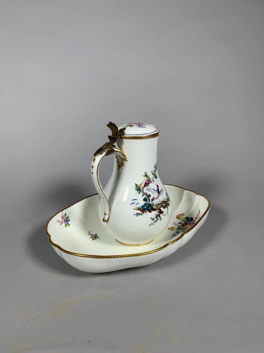 18th Century Sèvres Porcelain Covered Water Pot, Dated 1757-photo-2