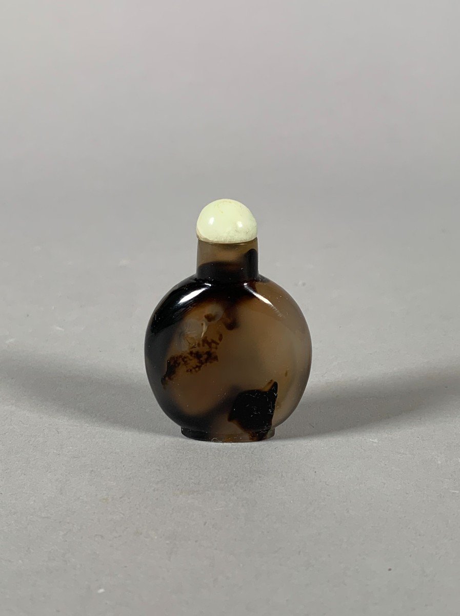 Snuff Box In Brown Agate Veined With Black China 19th Century 