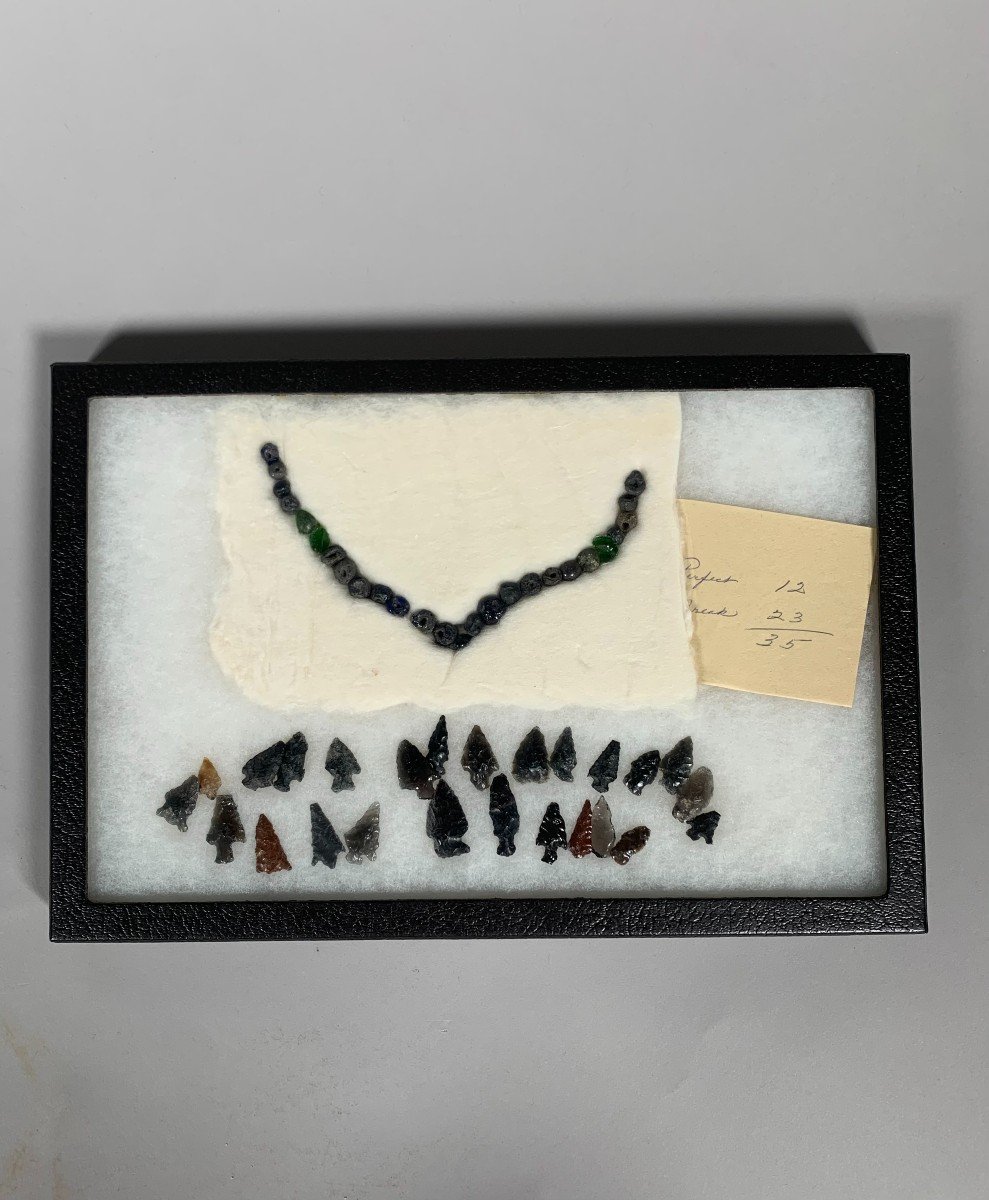 Lot Of Arrowheads And A Pearl Necklace Paleo Americans Paleolithic Archeology 