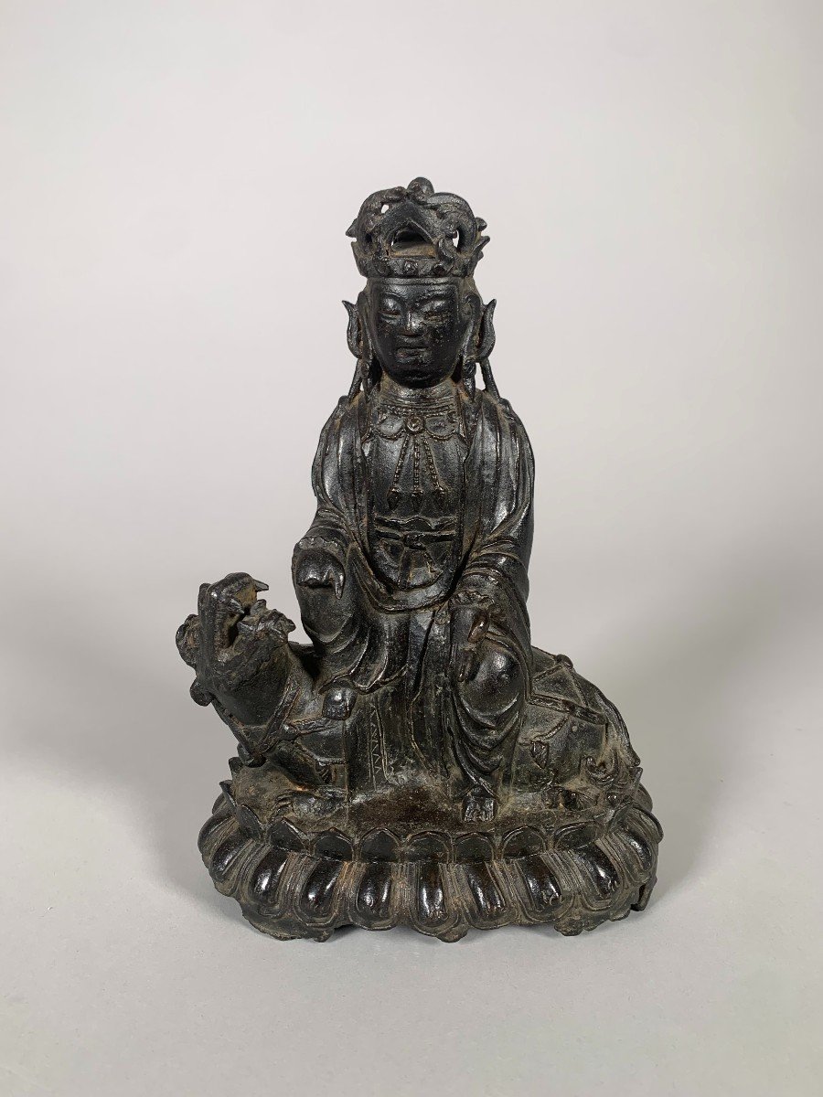 Sculpture d'Une Guanyin Bodhisattva époque Ming (1368 - 1644) Chine XV-xvieme Siecle