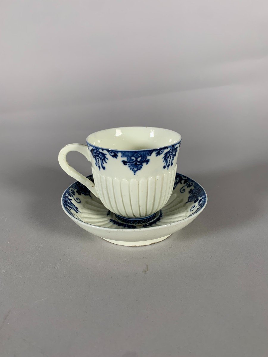 Saint Cloud - 18th Century Soft Porcelain Cup 