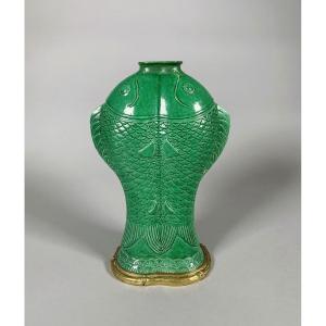 Green Monochrome Vase Adjoining Carps Kangxi Period (1662-1722)