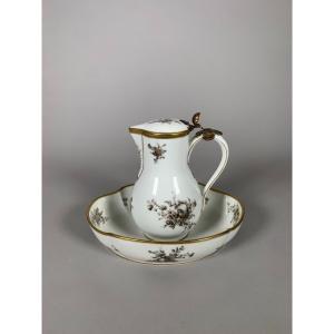 Soft Porcelain Water Jug From The Manufacture Of The Duke Of Angoulême, 18th Century