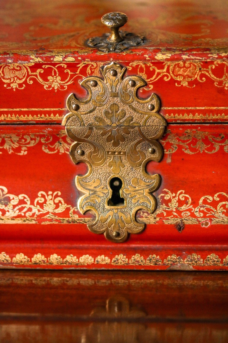 Very Rare Pair Of Toilet Boxes In Red And Gold Varnish-photo-2